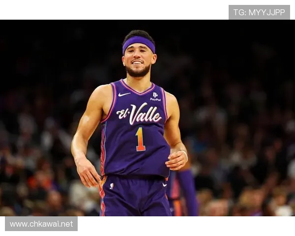 布克半场18分钟贡献全能数据正负值高光展现攻防影响力