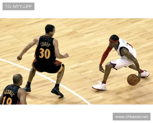 艾弗森盛赞库里为篮球场上的终极杀手 称自己不会错过任何勇士比赛 艾弗森盛赞库里为篮球场上的终极杀手 称自己不会错过任何勇士比赛